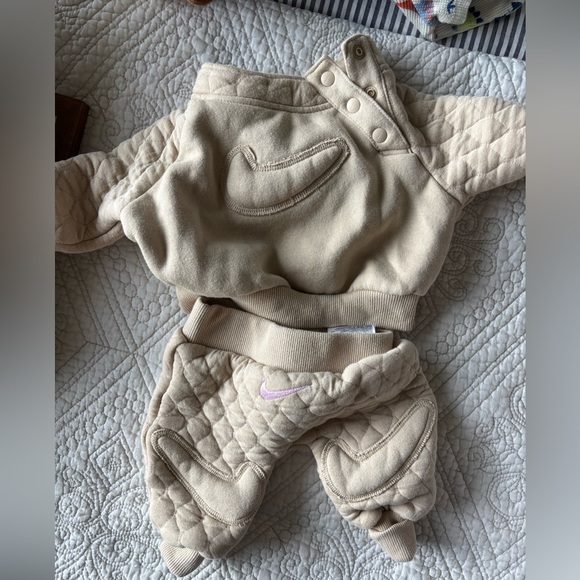 Nike Beige quilted Baby Outfit - 3 Months - Picture 1 of 2